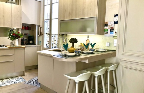 Avignon City Centre Apartment | Discover New Avignon Place Jérusalem: 10/10 Rated Retreat