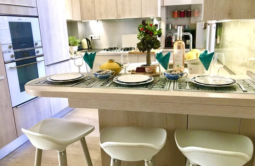 Avignon City Centre Apartment | Discover New Avignon Place Jérusalem: 10/10 Rated Retreat