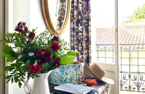 Avignon City Centre Apartment | Discover New Avignon Place Jérusalem: 10/10 Rated Retreat