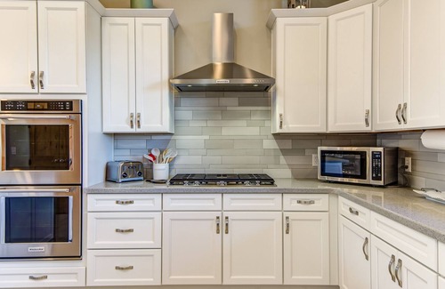 West Sedona House | Relax at New Backyard Oasis with Salt Water Pool & Hot Tub