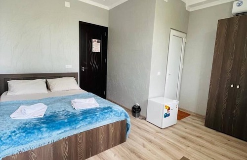 Makhinjauri Bed & Breakfast | Explore New Batumi: Family-Friendly with Breakfast Included