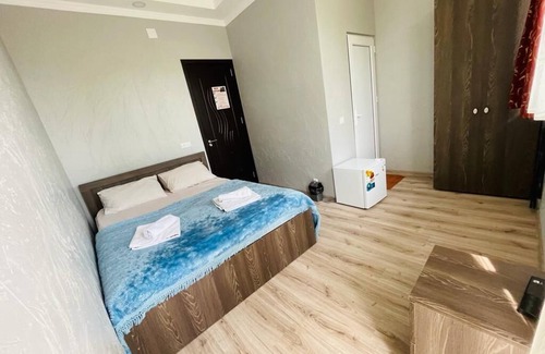 Makhinjauri Bed & Breakfast | Explore New Batumi: Family-Friendly with Breakfast Included