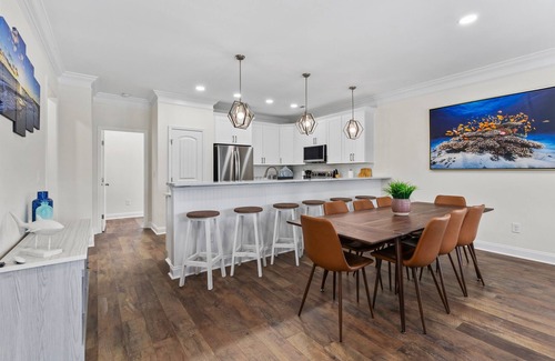 Garden City House | Beach House Retreat with Private Pool & Hot Tub, 10/10 Rated!