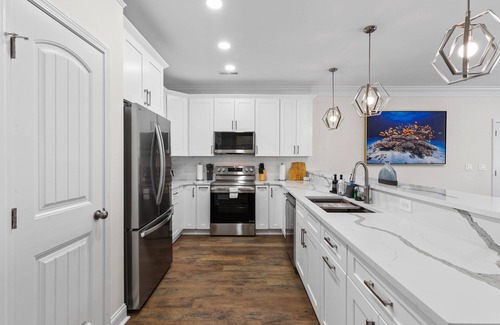 Garden City House | Beach House Retreat with Private Pool & Hot Tub, 10/10 Rated!