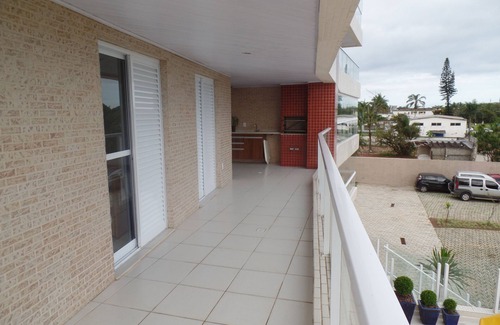 Indaia Apartment | Beachfront Apartment with Ocean View - Guest Rated 9.8!