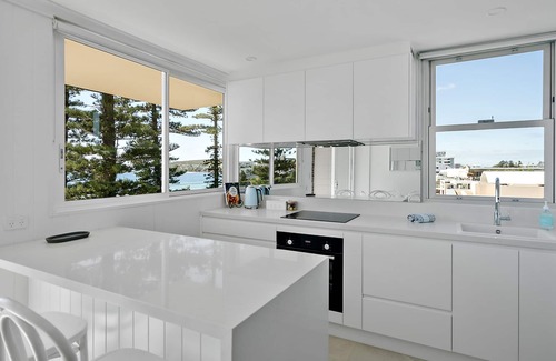 Manly Apartment | Beachfront Oasis: Renovated with Breathtaking Ocean Views