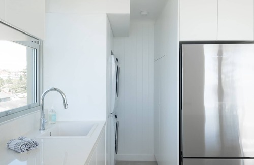 Manly Apartment | Beachfront Oasis: Renovated with Breathtaking Ocean Views