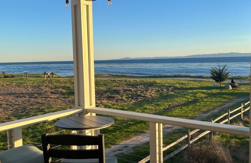 Goleta House | Coastal Haven: New Beachhouse with Panoramic Ocean Views