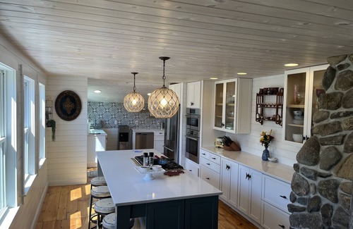 Bailey Island Cottage | Cozy Oceanfront Cottage with Spa and Scenic Sunsets