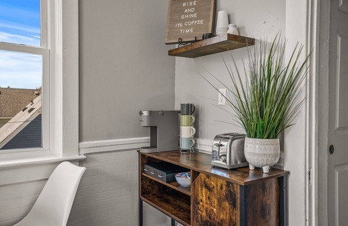 Port Washington Apartment | Newly Remodeled Retreat Just Steps from the Lake