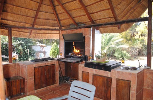 Deneysville Bed & Breakfast | Discover New Beginnings B&B: Family-Friendly with Pool & Hot Tub