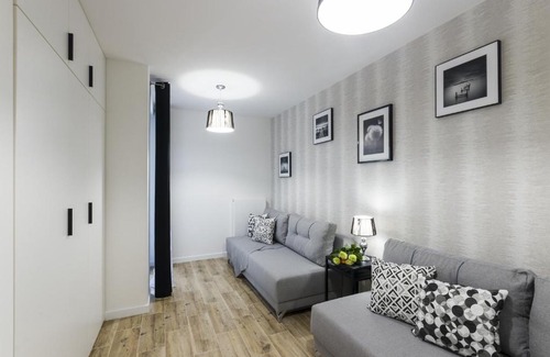 Wroclaw City Center Apartment | Prime Old Town Apartment with Parking and Scenic Views
