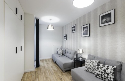 Wroclaw City Center Apartment | Prime Old Town Apartment with Parking and Scenic Views