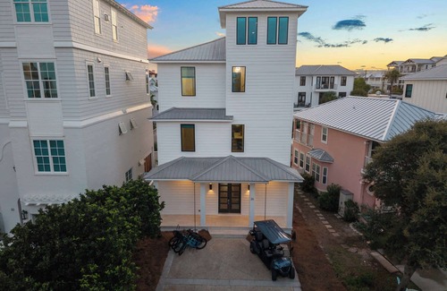 Seawalk Circle House | NEW "Bikinis & Martinis" Private Pool,Gulf Views, Bikes, LSV