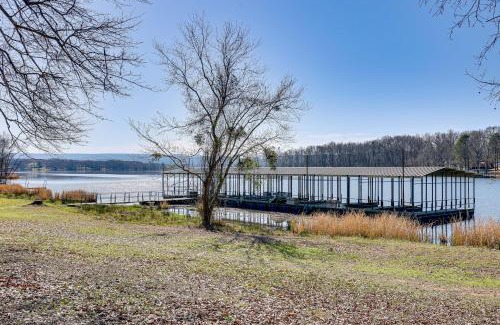New Blaine House | Explore New Blaine Getaway - Steps from Lake Dardanelle!