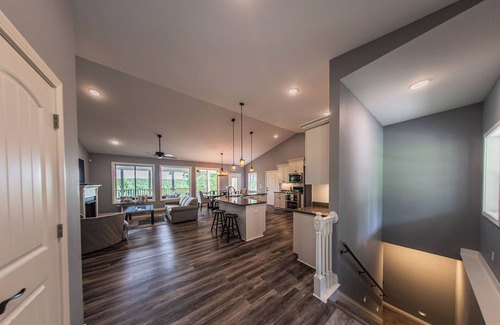 Almo House | Experience Blue Oasis: Lakefront Retreat Near Murray State
