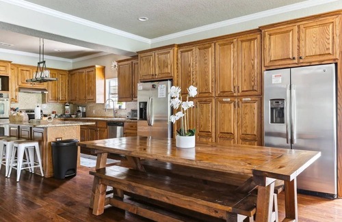 New Braunfels House | New Braunfels Lakefront Escape with Private Dock & Fun