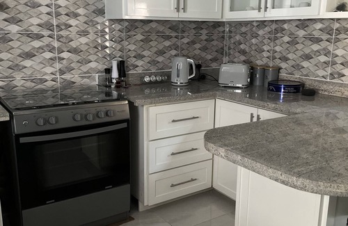 Tower Isle House | Modern Retreat Near Private Beach with Family-Friendly Amenities