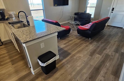 Lubbock House | Modern 3-Bedroom Haven with Essential Amenities