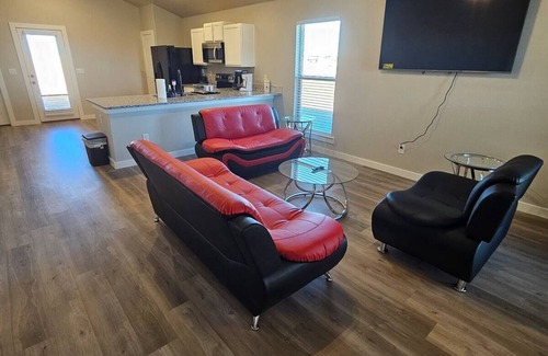 Lubbock House | Modern 3-Bedroom Haven with Essential Amenities