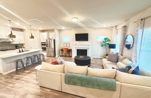 Morrisville House | Exceptional New Build Cary: 5 Bed + Loft, Pet Friendly