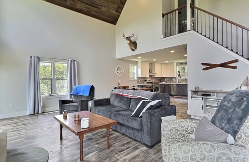 Ellicottville Ski Chalet | Modern Ski Chalet for 8 with Family-Friendly Amenities