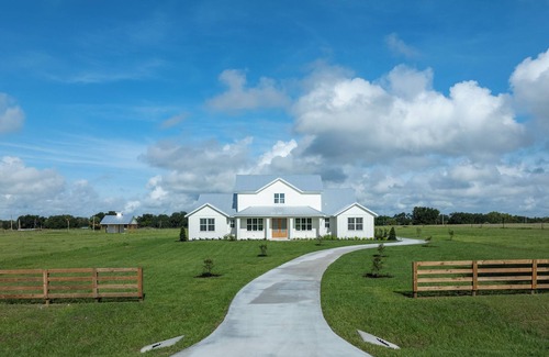 Lake Placid House | NEW BUILD! Family Retreat 4BR Home & Pool on 10 acres