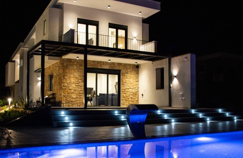 Pefkochori Villa | Modern Villa with Pool in a Prime Touristic Location