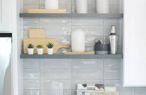 Charlotte House | Modern Home with Kitchen - Perfect for Family Getaways