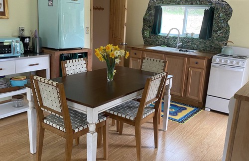 Elliottsburg House | Serene OWL HOUSE Retreat: Nature Trails & Stargazing Await