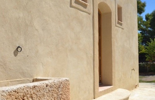 Fabrezan Villa | Elegant Villa Inspired by Traditional Winegrowers with Pool