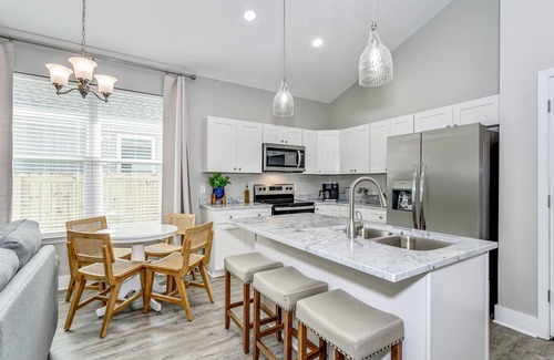 Ono Island House | Pet-Friendly Getaway with Beach Cruisers & Play Area
