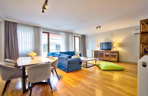Cihangir Apartment | Modern Hotel with Balcony & Child-Friendly Amenities