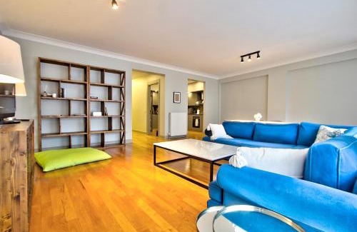 Cihangir Apartment | Modern Hotel with Balcony & Child-Friendly Amenities