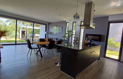 Calheta Villa | Experience Privacy and Ocean Views with Heatable Pool in Calheta
