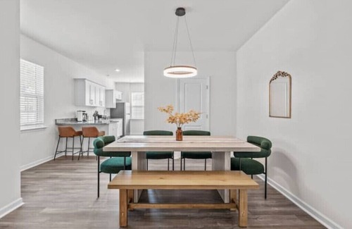 Durham House | Modern Japandi 3B Corporate Housing - Ideal for Families