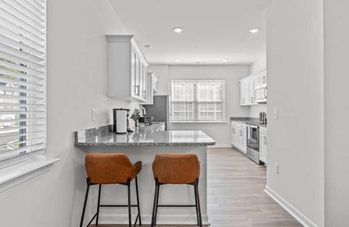 Durham House | Modern Japandi 3B Corporate Housing - Ideal for Families