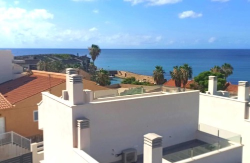 Los Puertos Villa | Modern Villa Retreat in Isla Plana with Pool and Sea Views