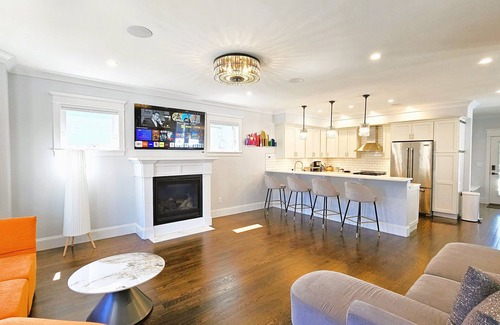 Boston House | Modern House Near Tenean Beach with EV Charger & Breakfast