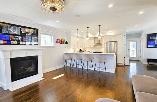 Boston House | Modern House Near Tenean Beach with EV Charger & Breakfast