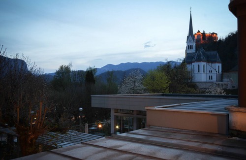 Bled Condo | Discover Lakeside Bliss with Spa and Breakfast Access