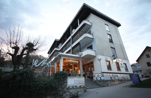 Bled Condo | Discover Lakeside Bliss with Spa and Breakfast Access