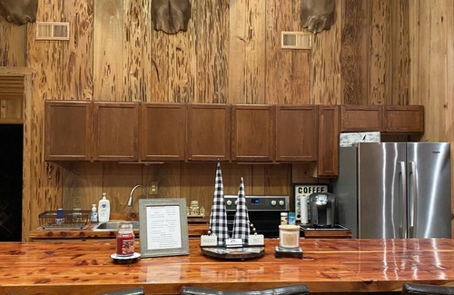 Jones Cabin | Experience the New Cabin at Lake Enterprise, Wilmot AR