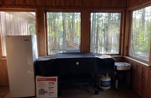 Jones Cabin | Experience the New Cabin at Lake Enterprise, Wilmot AR