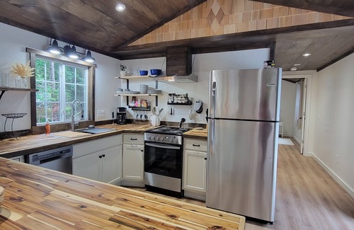 Seawall Cabin | Cozy Cabin Retreat by Seawall Beach with Oceanfront Views
