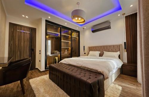New Cairo Hotel | Unwind at New Cairo's Relaxing Poolside Oasis