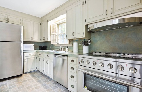 West Brewster House | NEW! Captain Estate-Main House.Carriage House.Barn/Game Room.Spacious Grounds.