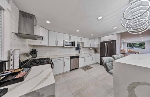 Suffern House | NEW! CASA MATTIA - StayShores