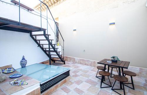 Beiro House | Family-Friendly Aljibe Albaicín House with Hot Tub