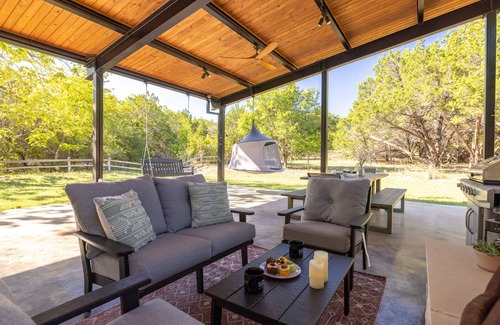 Dripping Springs House | Pet-Friendly New Casita in Deer Creek - Guest Rated 10/10